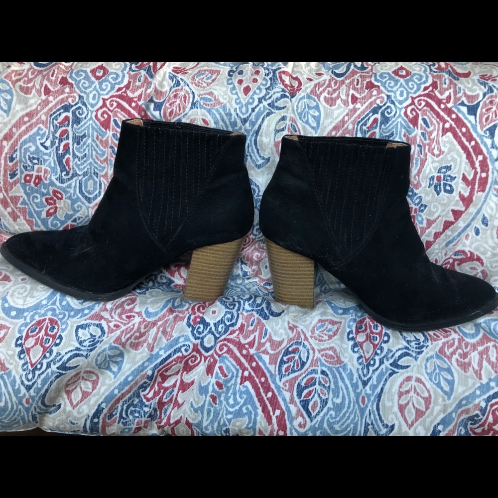 Boots - Picture 2 of 3